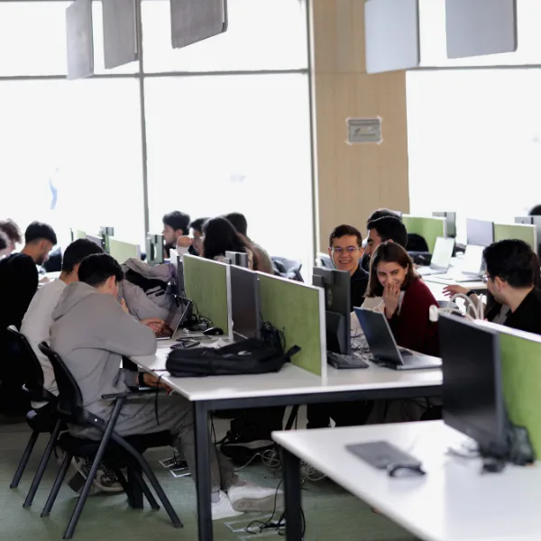 B2B həllər hakaton proqramı